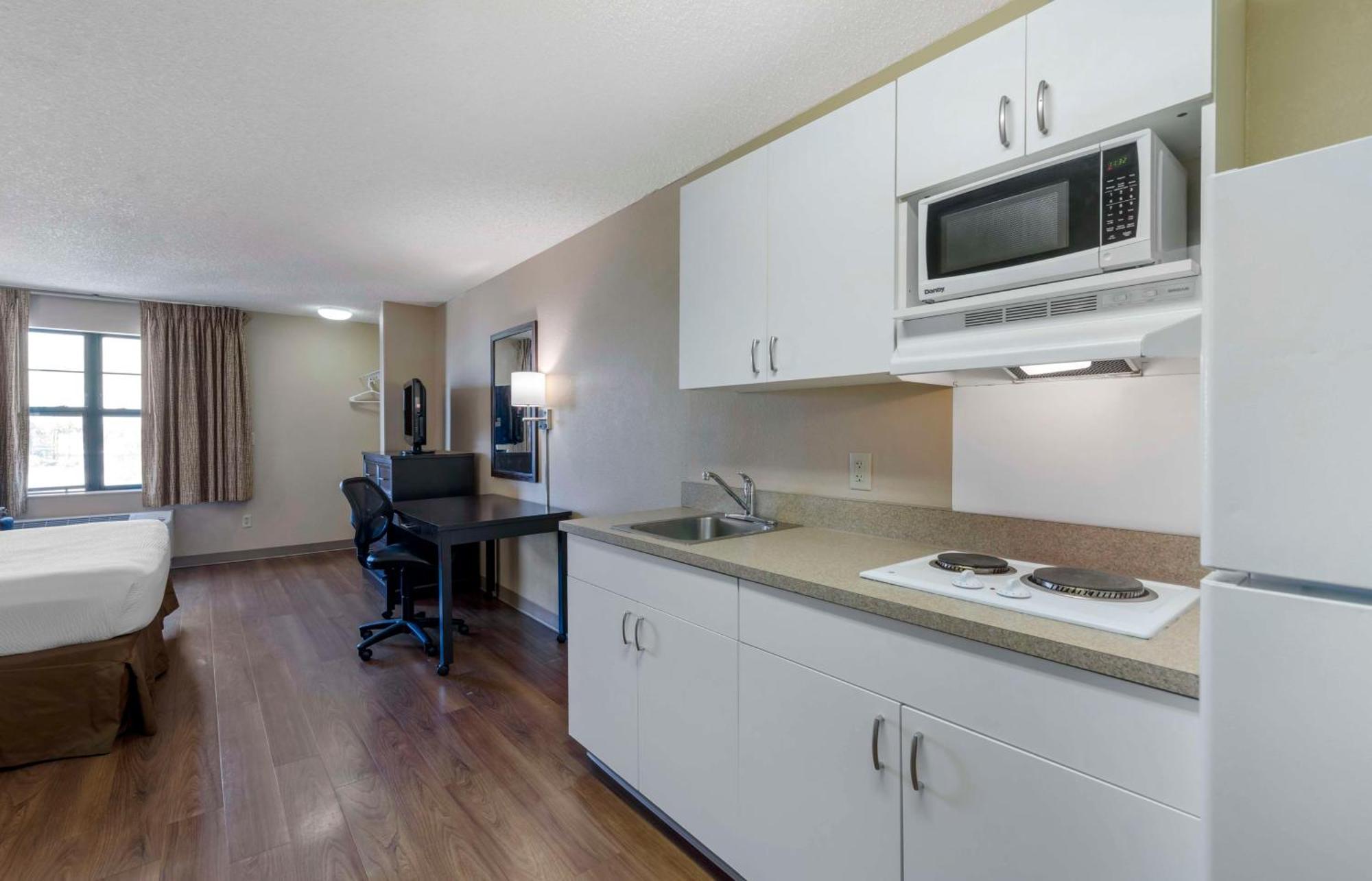 Extended Stay America Suites - Orange County - Katella Ave Екстериор снимка