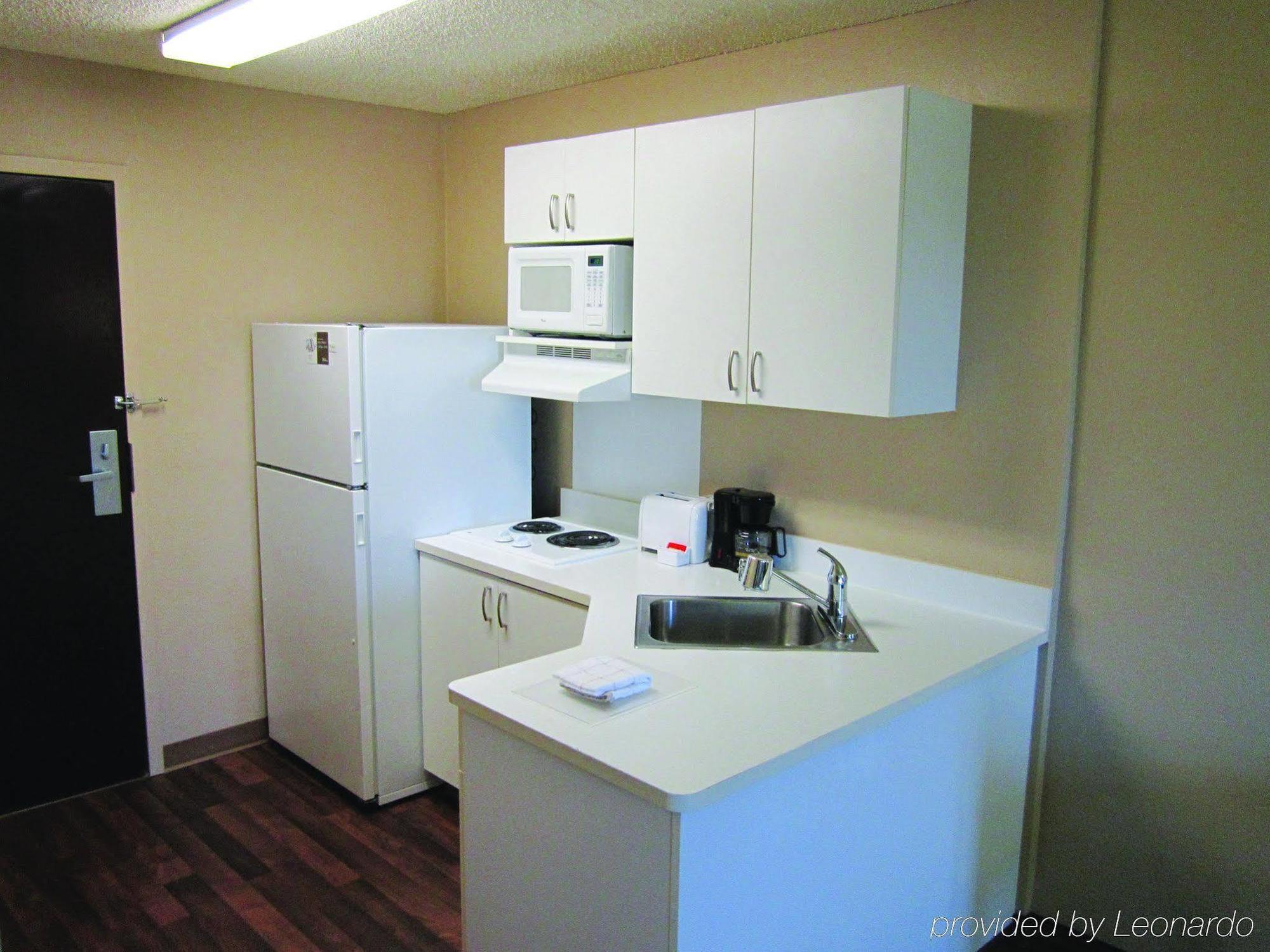 Extended Stay America Suites - Orange County - Katella Ave Екстериор снимка